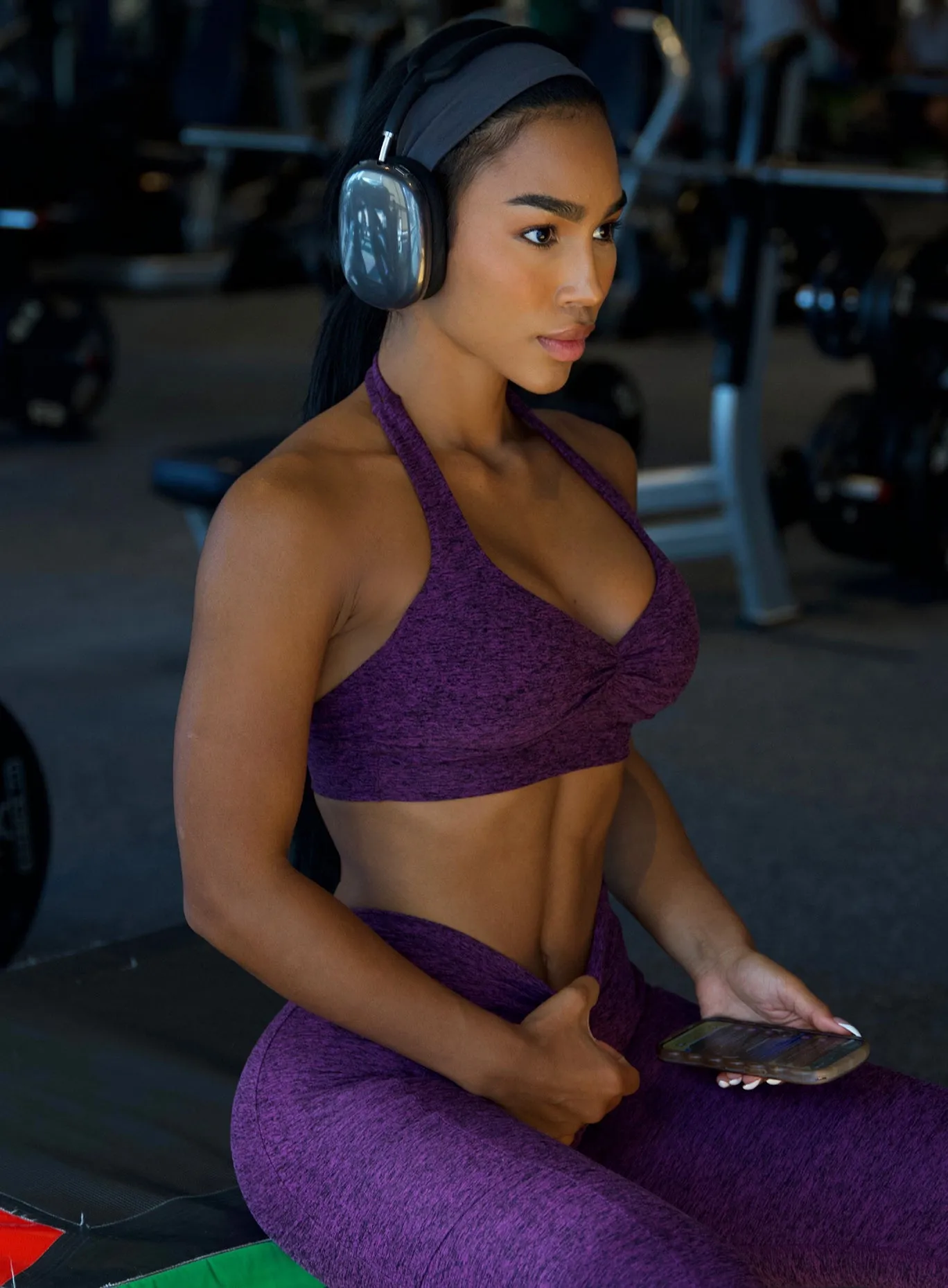 Backless Bra Bombshell