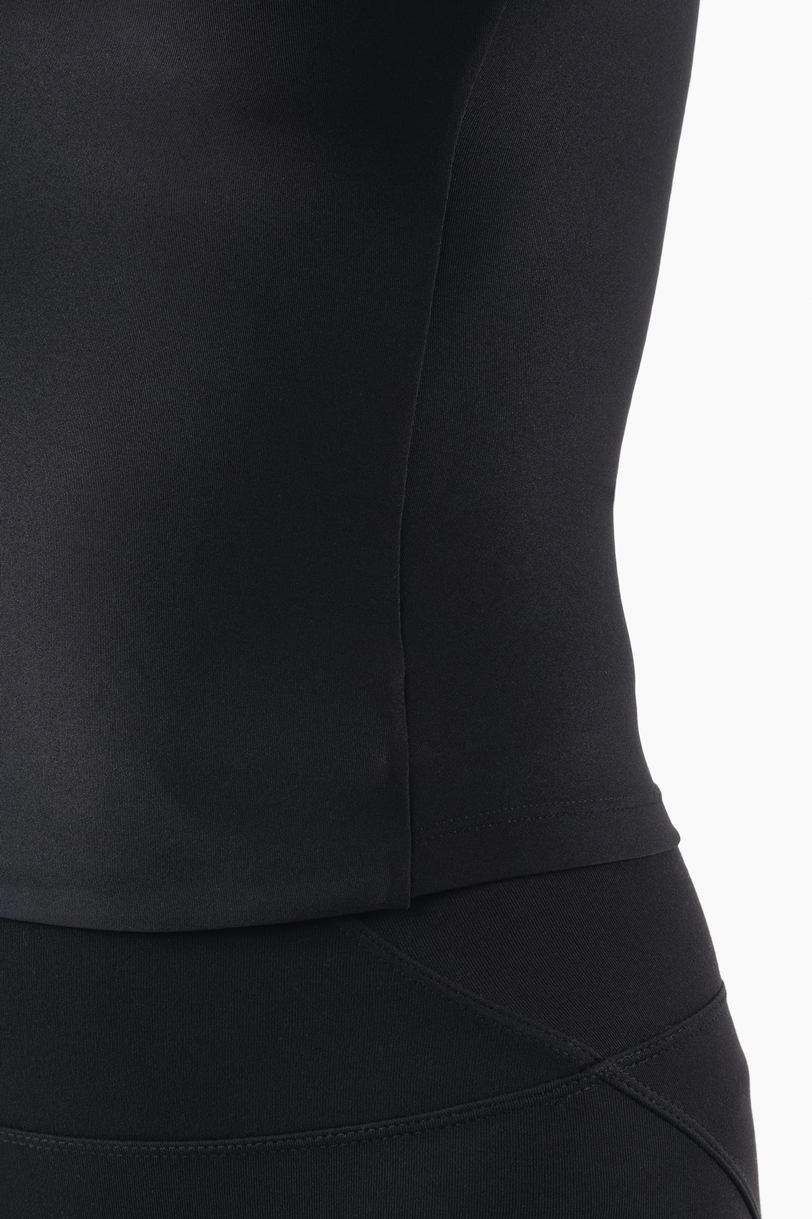 Basics Long Sleeve - Black Alphalete Athletics