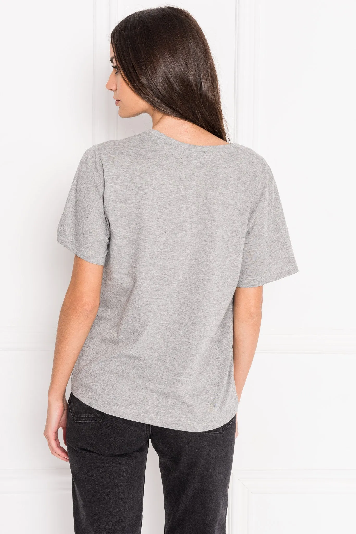 CECILIA | Deep V-neck Tee