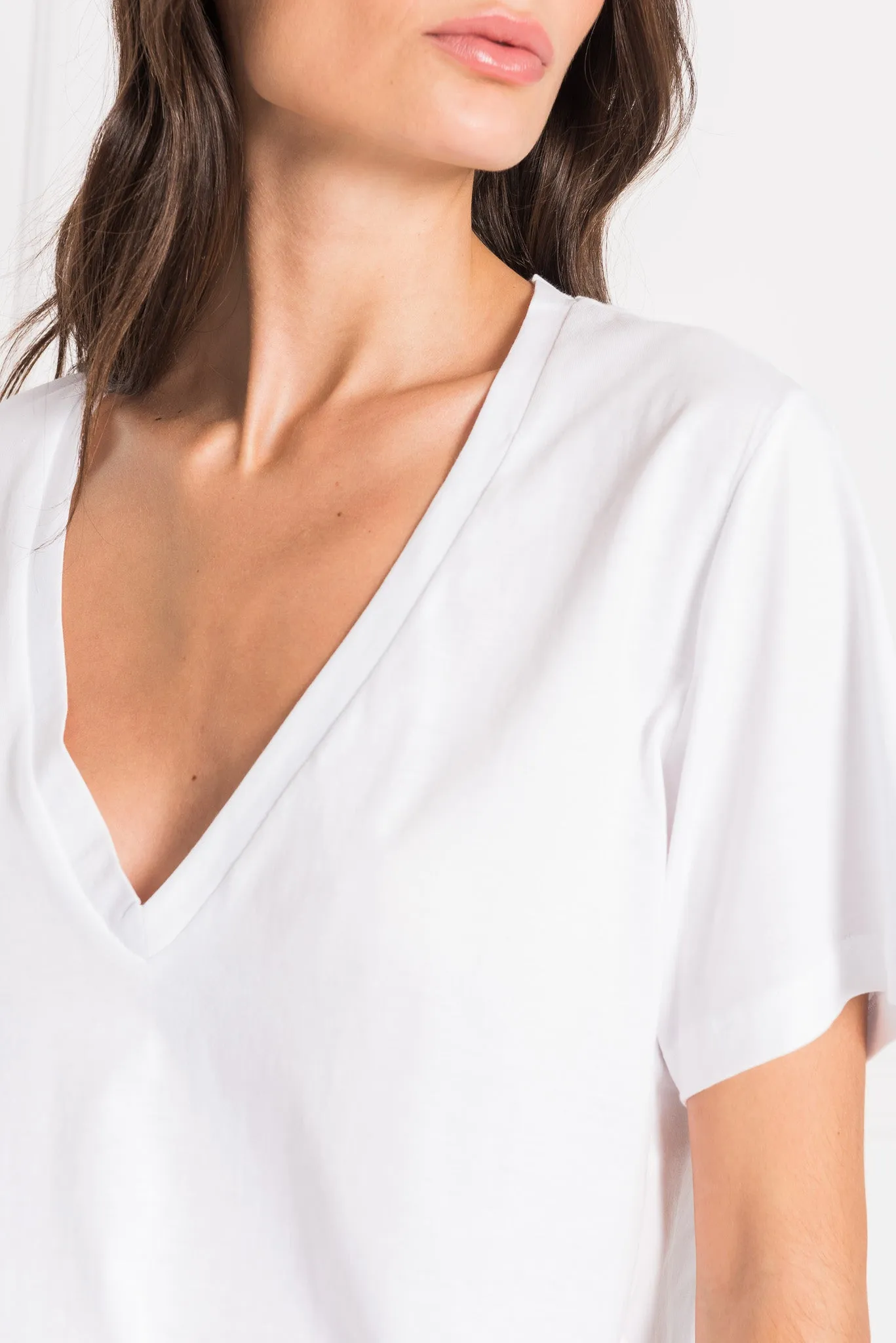 CECILIA | Deep V-neck Tee