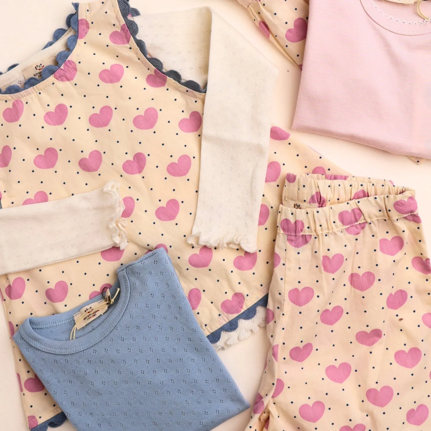 COPENHAGEN COLORS Heart Aop Heart & Dots Top
