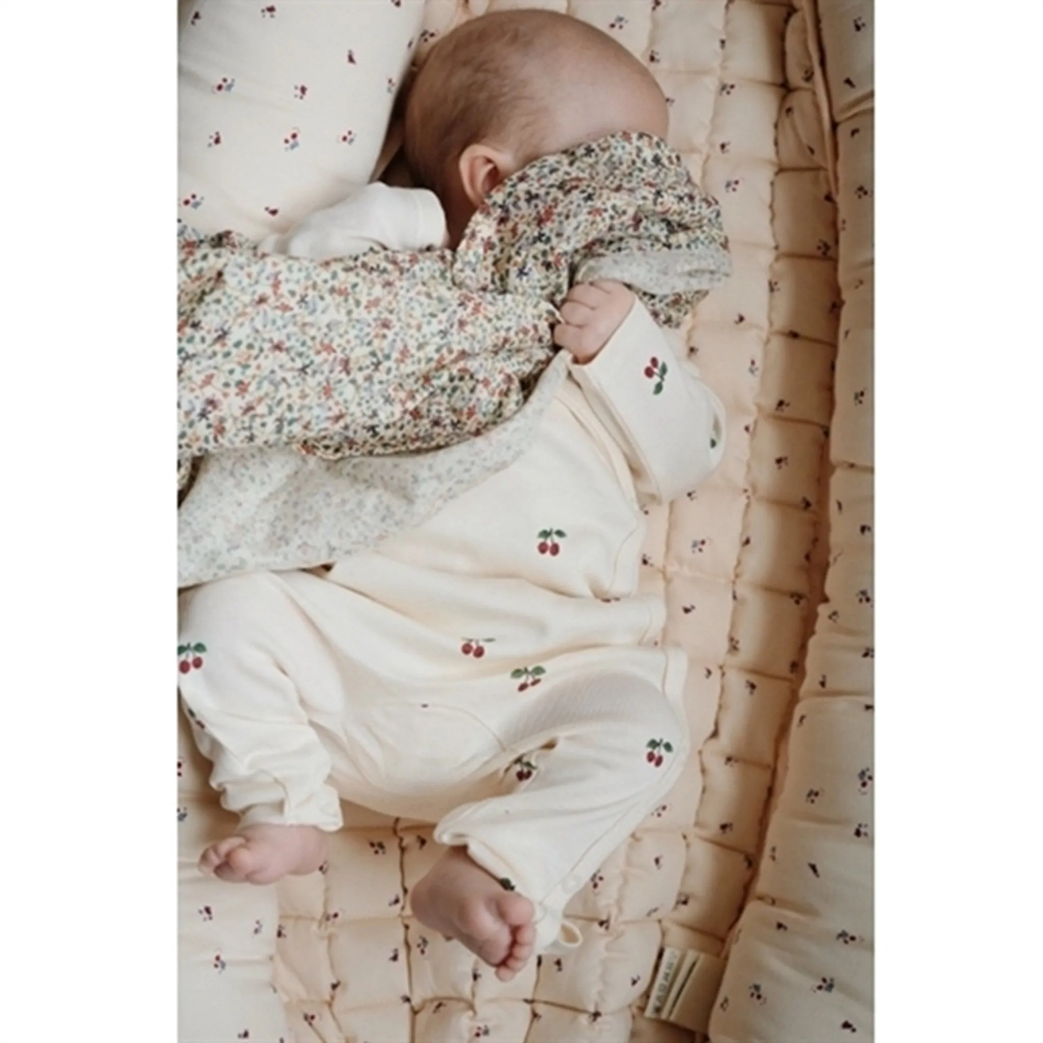 Konges Sljd Cherry Newborn Onesie