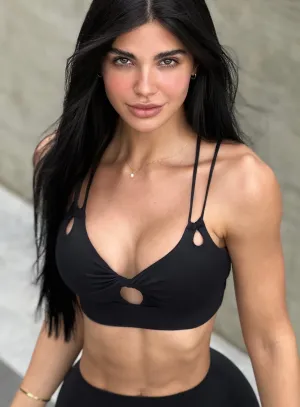 Twist Sports Bra Bombshell